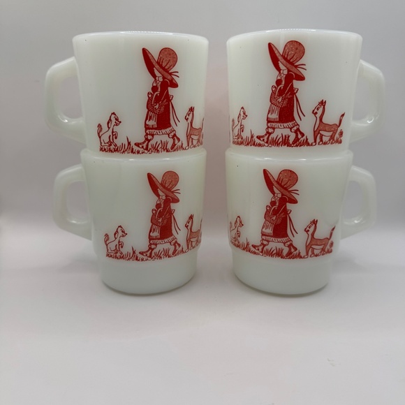 4 Holly Hobby Termocrisa milk glass mugs. Red and White Holly Hobby mug. - Picture 9 of 9